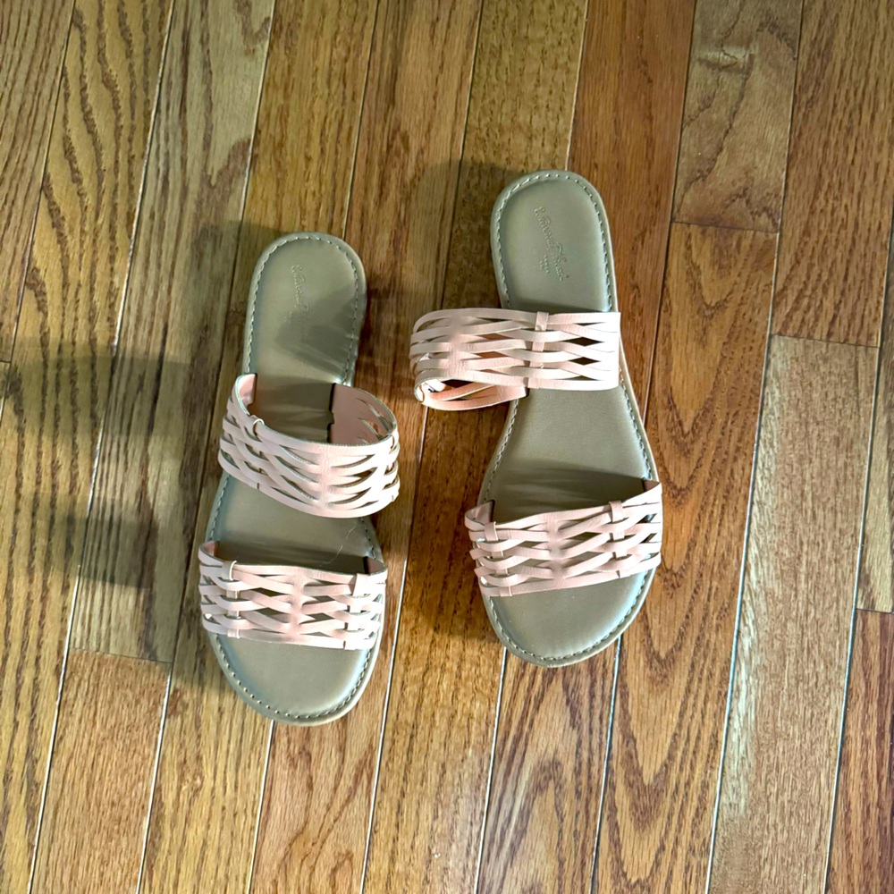 Pink sandals 7